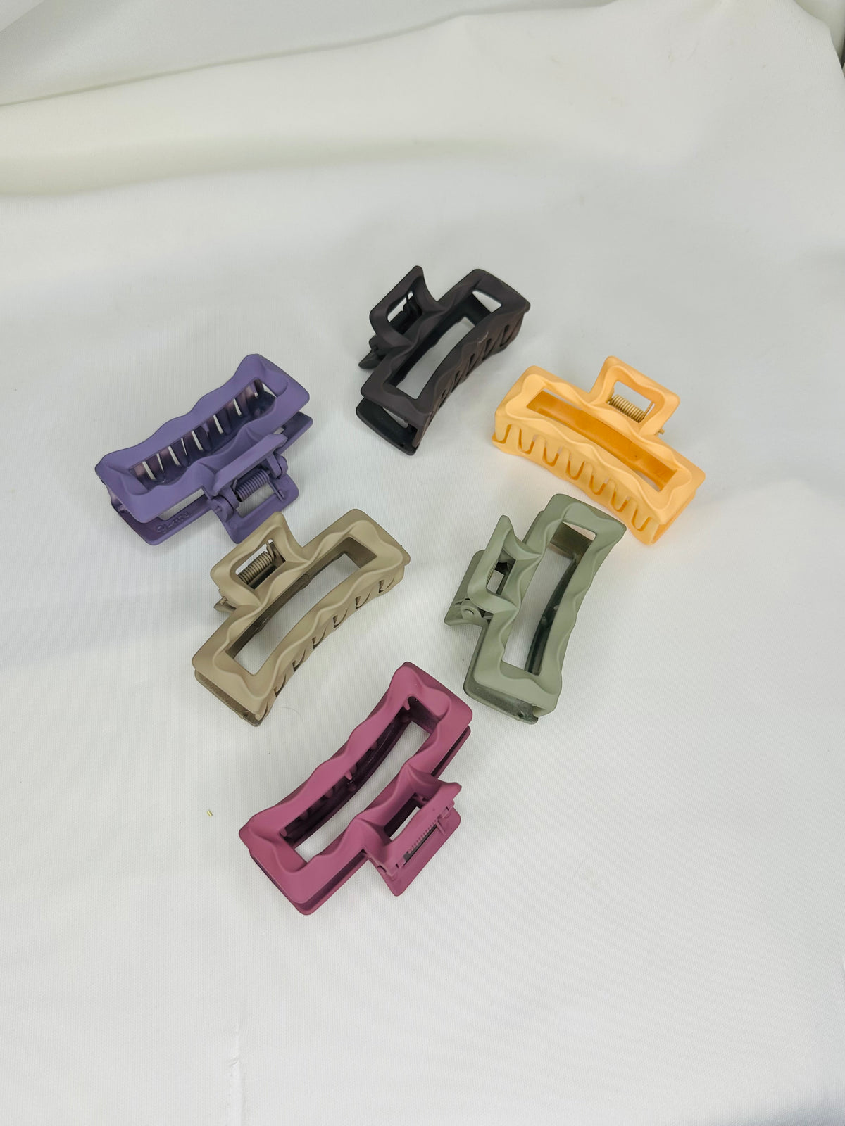 MIN MIN Matte Rectangle Hair Claw Clip – Large Non-Slip Hair Clip for Women (Solid Colors)
