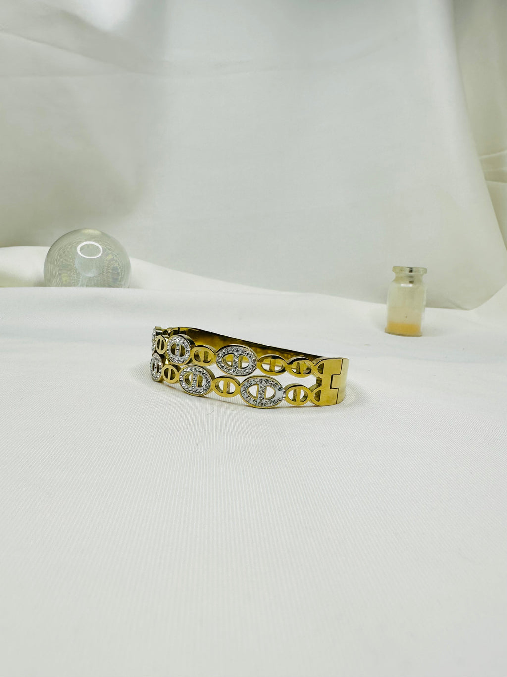 Luxury Stainless Steel Crystal Oval Gold Bangle for Women