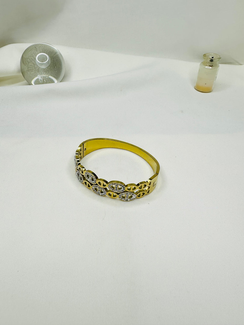 Luxury Stainless Steel Crystal Oval Gold Bangle for Women
