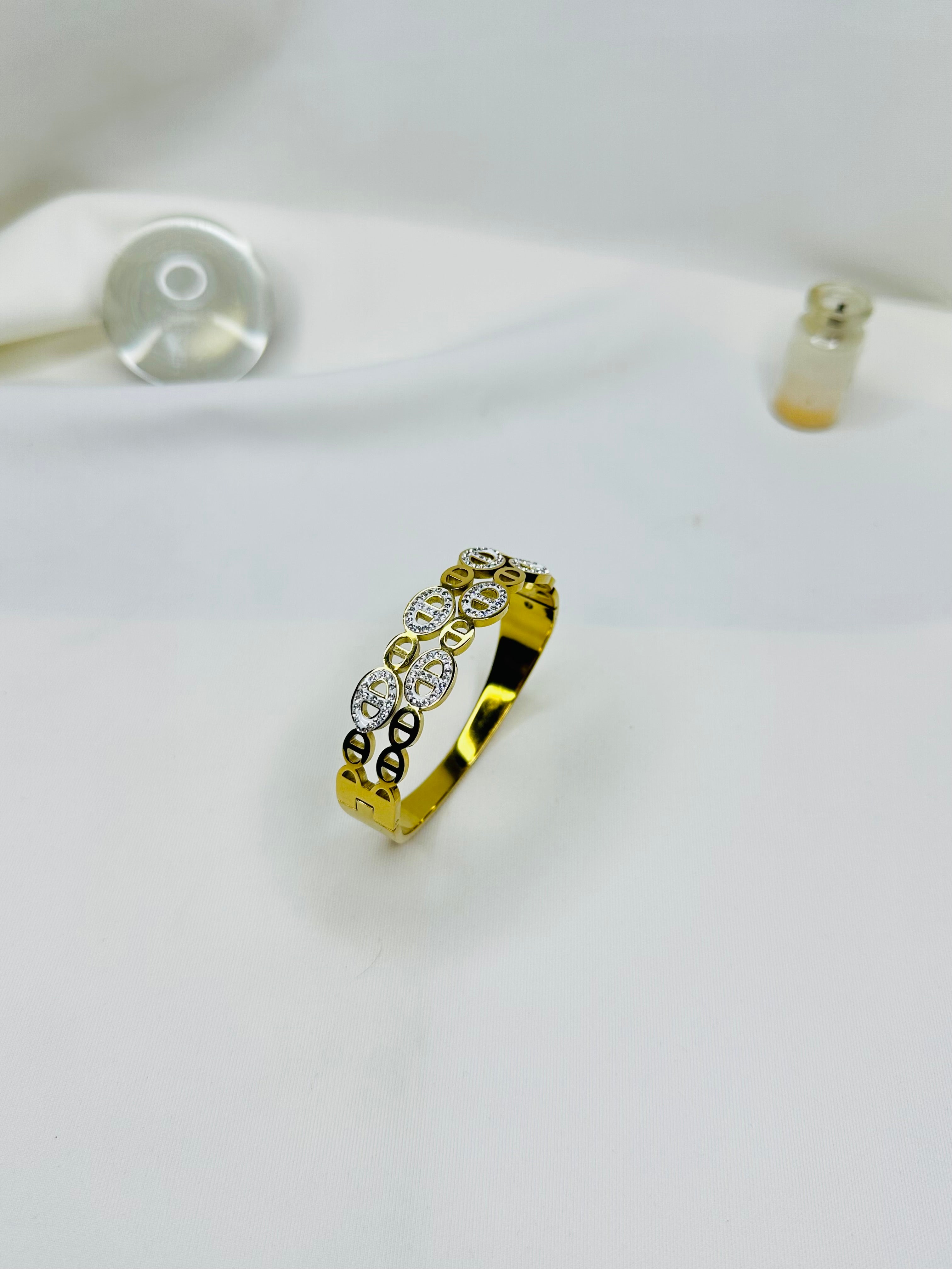 Luxury Stainless Steel Crystal Oval Gold Bangle for Women