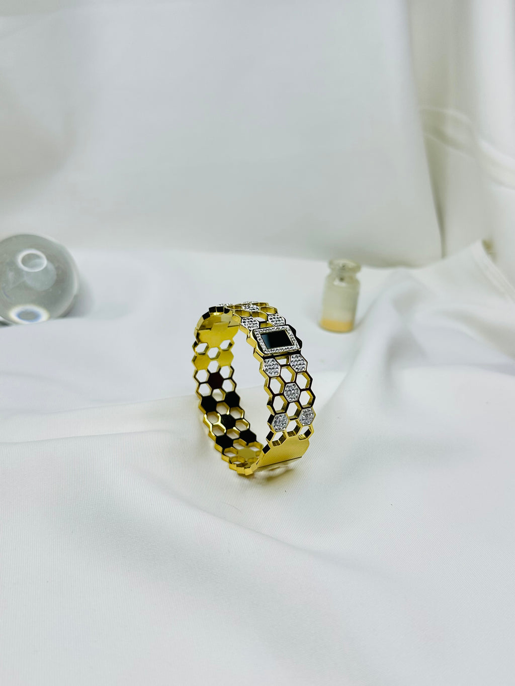 Luxury Stainless Steel Honeycomb Crystal Gold Bangle for Women