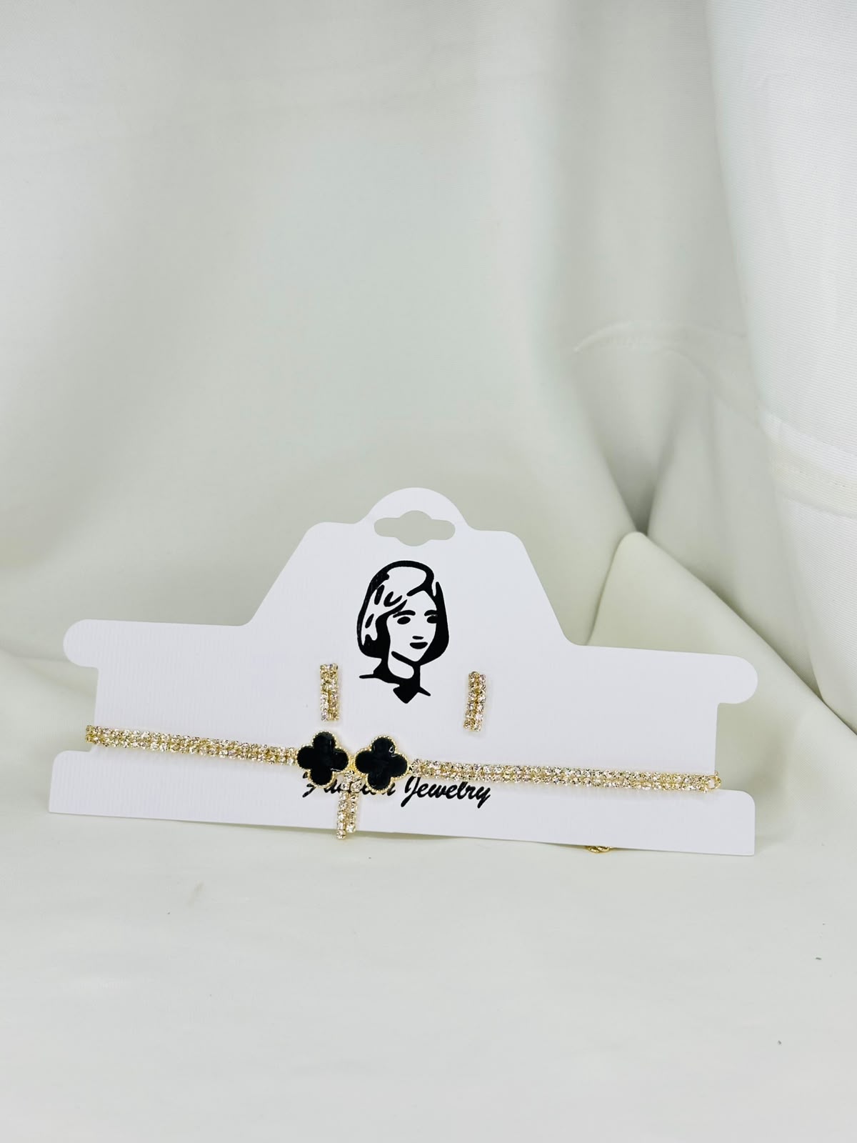Elegant  Clover Silver And  Gold-Tone Jewelry Set – Bracelet & Stud Earrings