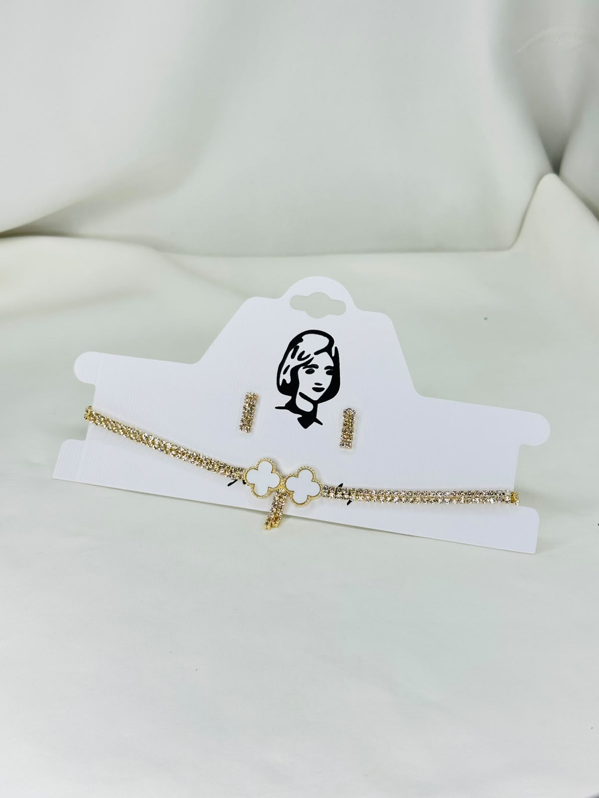 Elegant  Clover Silver And  Gold-Tone Jewelry Set – Bracelet & Stud Earrings