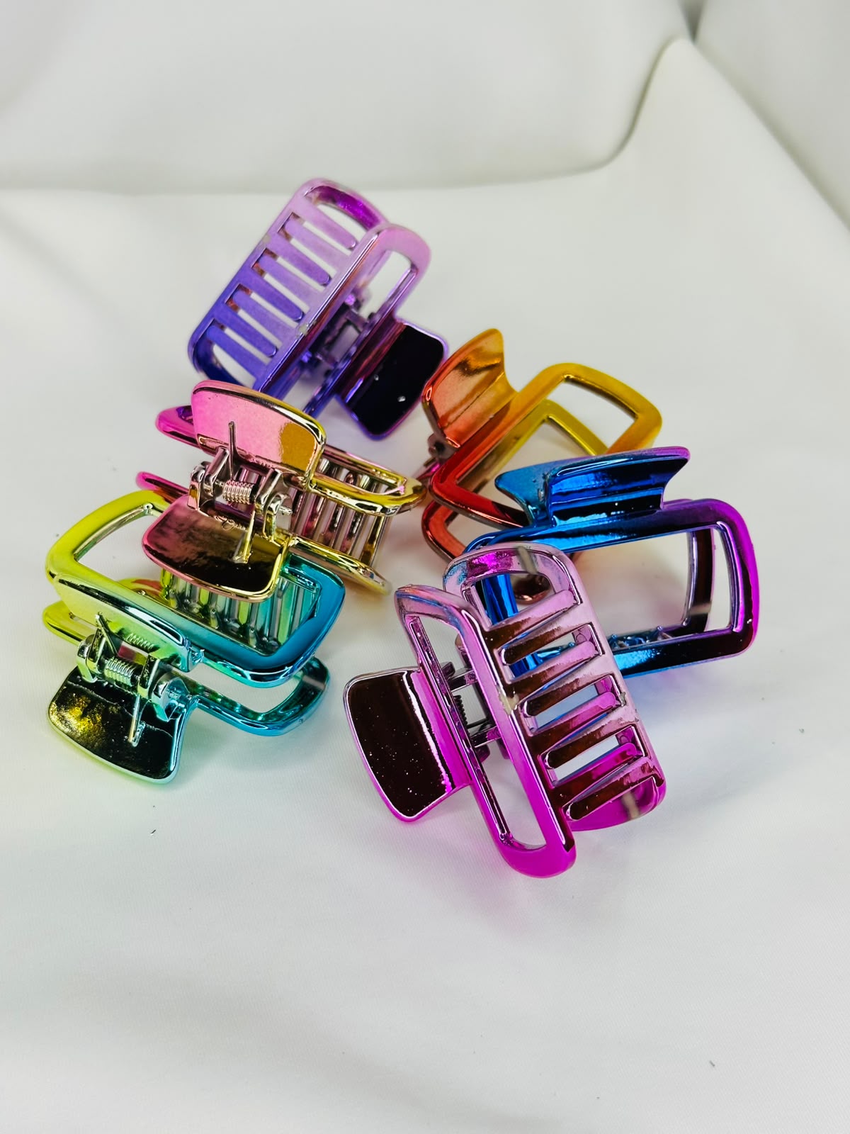 Colorful Metallic Mini Claw Hair Clips – Set of Trendy Hair Clutches