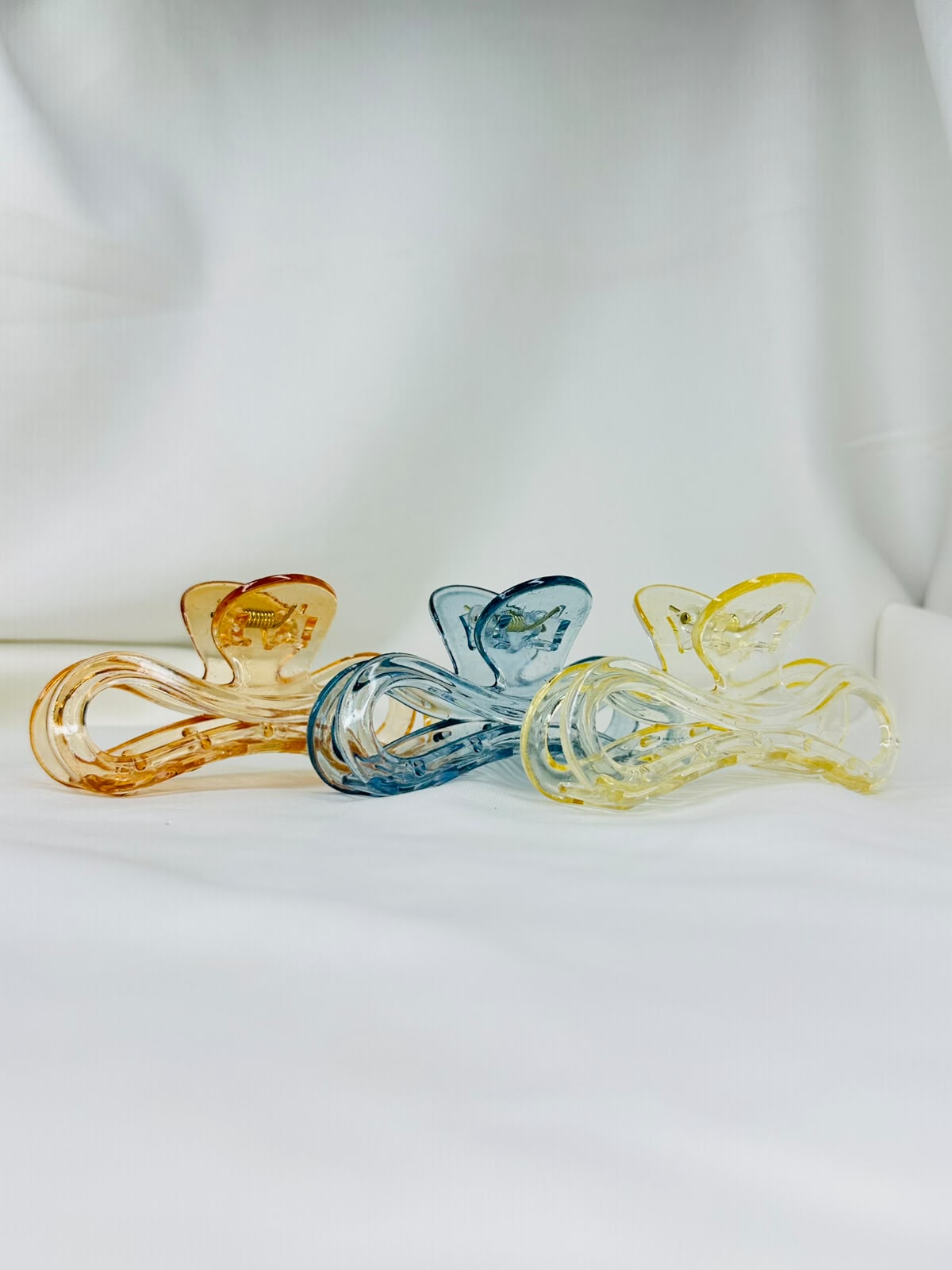 Transparent Large Butterfly Hair Claw Clips – Elegant Acrylic Hair Accessories