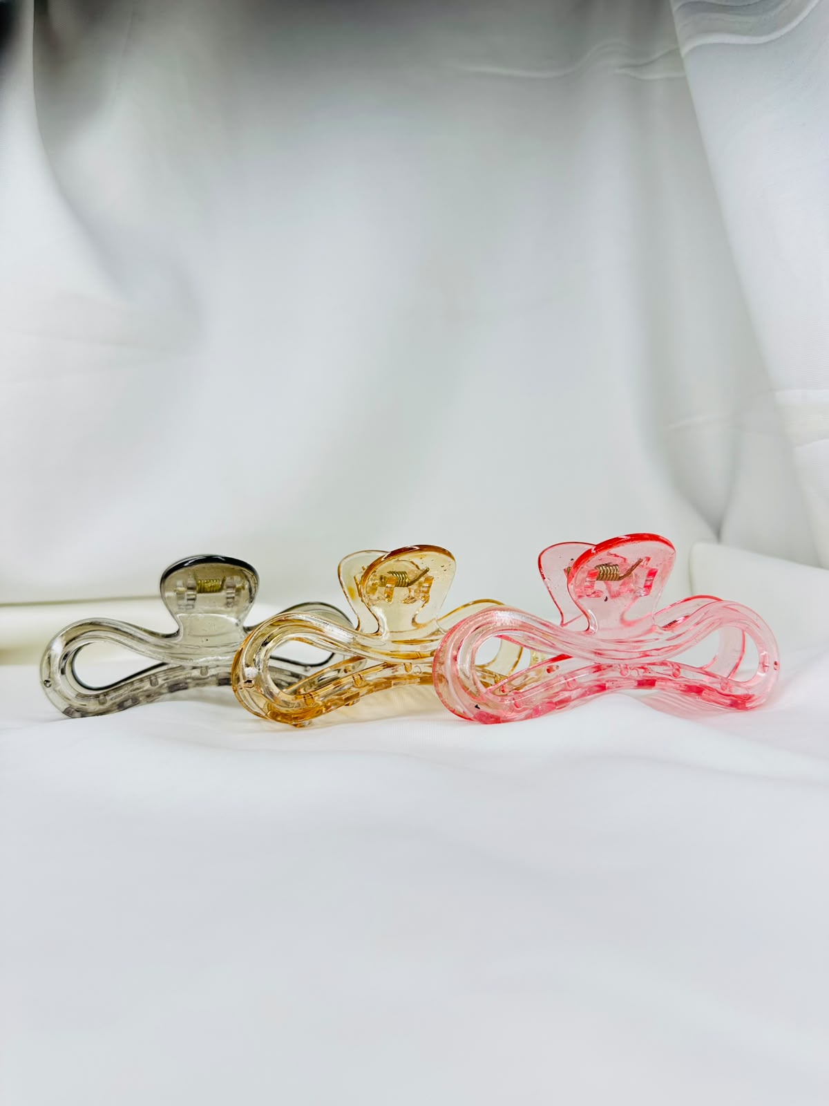 Transparent Large Butterfly Hair Claw Clips – Elegant Acrylic Hair Accessories