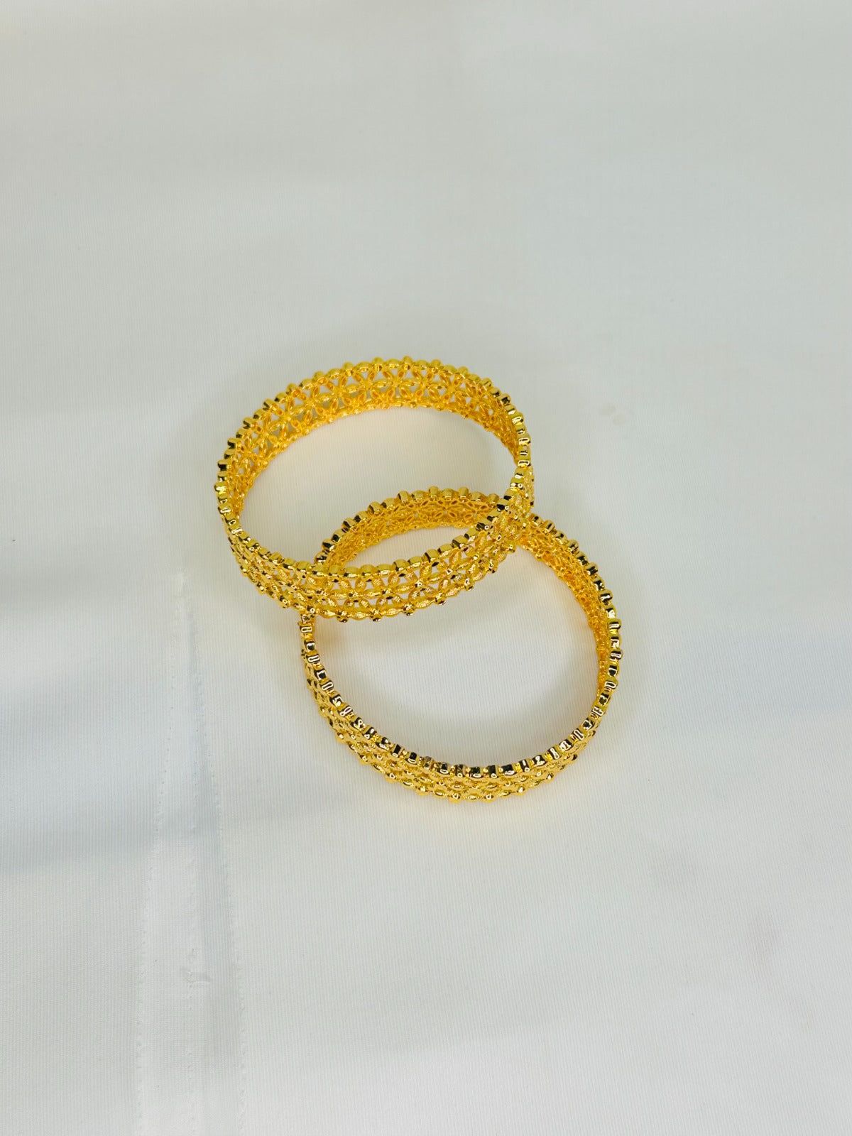 Elegant Gold-Tone Floral Filigree Bangles Set for Women – Traditional Openwork Bracelet Pair