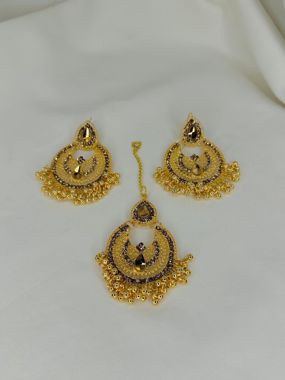 Royal Gold Chandbali Earrings & Maang Tikka Set