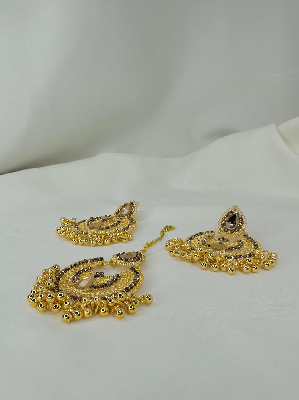 Royal Gold Chandbali Earrings & Maang Tikka Set