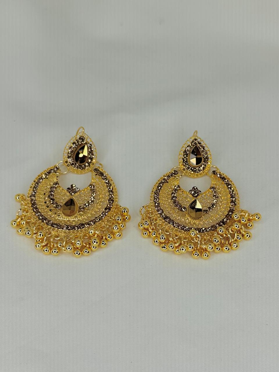 Royal Gold Chandbali Earrings & Maang Tikka Set